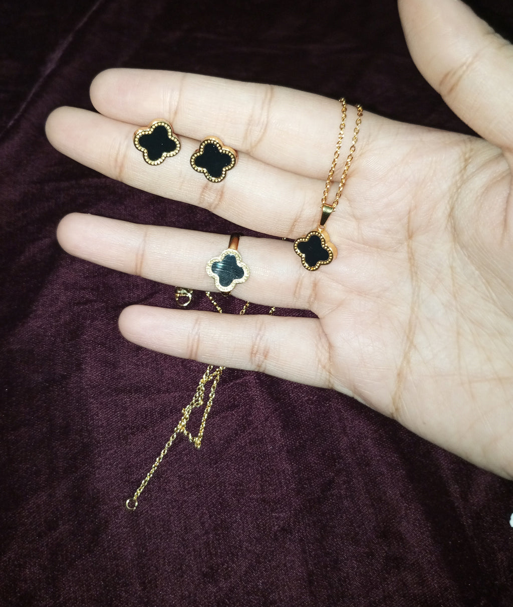 Premium four leaf clover set
