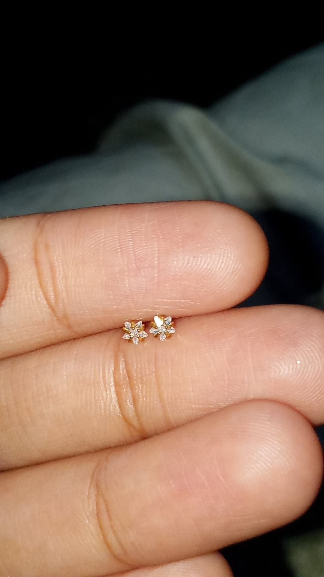 Mini flower studs