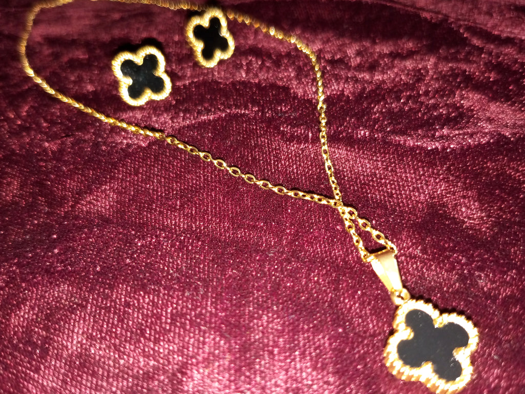 Four leaf clover set