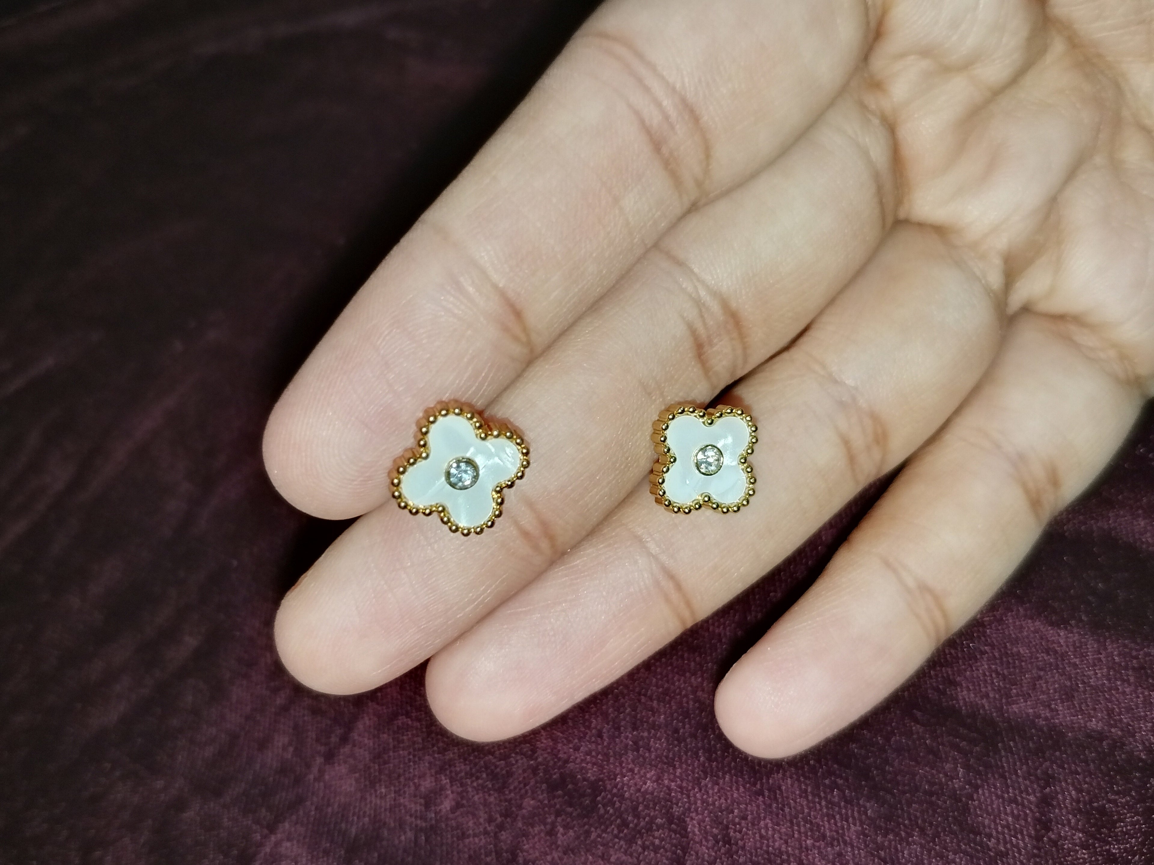 White clover tops